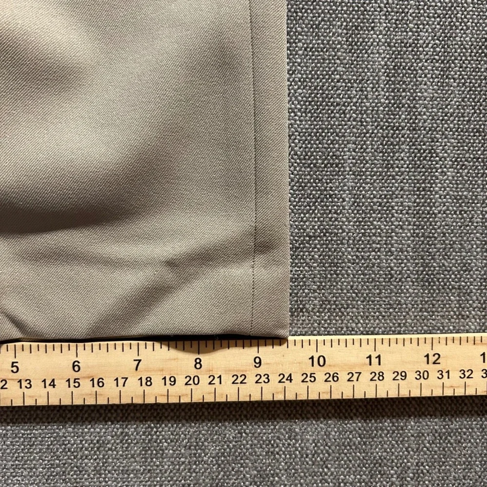 VTG Levi's Action Slacks Men 44x30 (Fits 44x29) Tan Khaki Dacron Polyester 1995